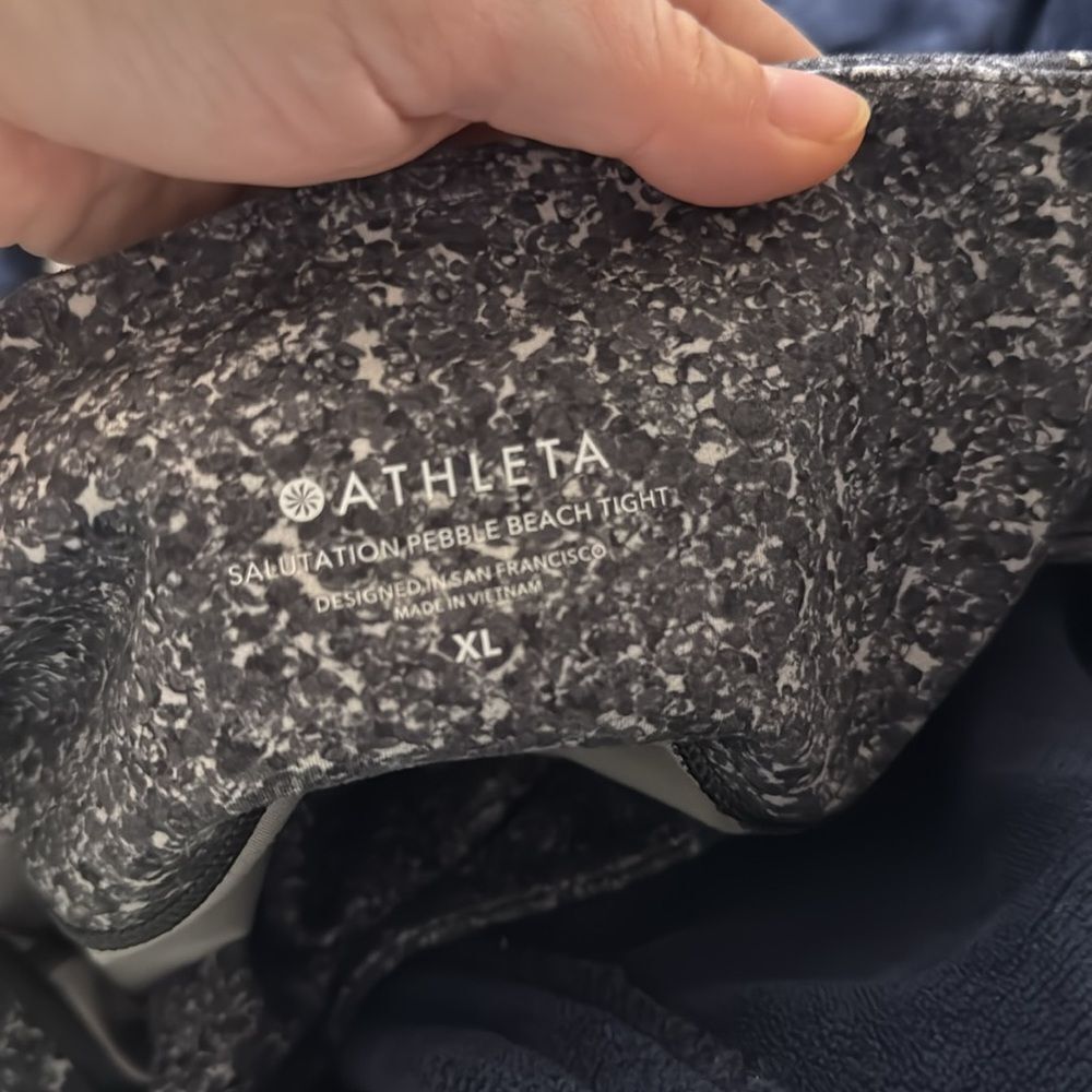 Athleta Salutation Pebble Beach Tight Leggings Xl - image 7
